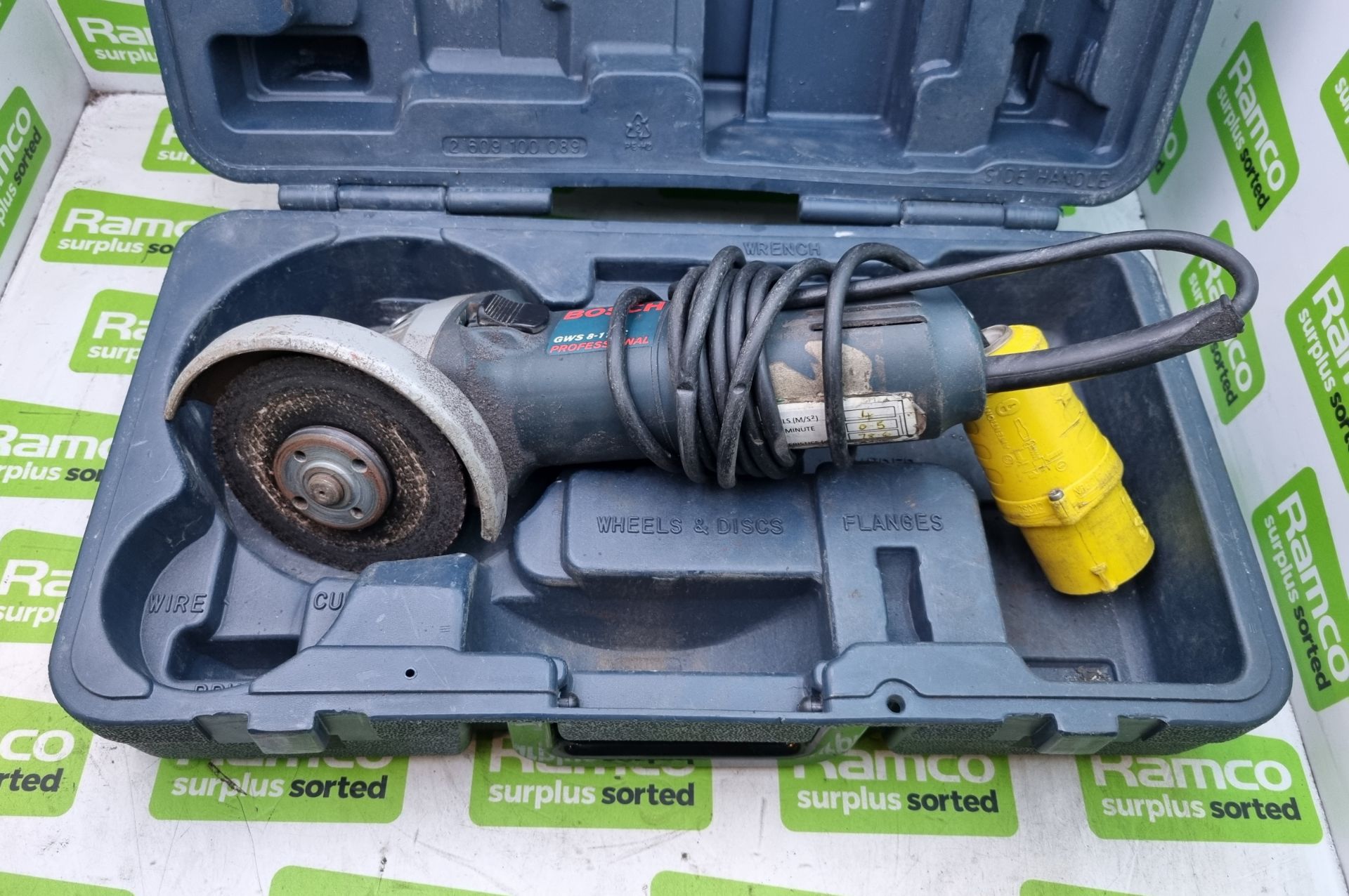 Bosch GWS 8-115C 110V angle grinder in hard plastic carry case - Image 3 of 4