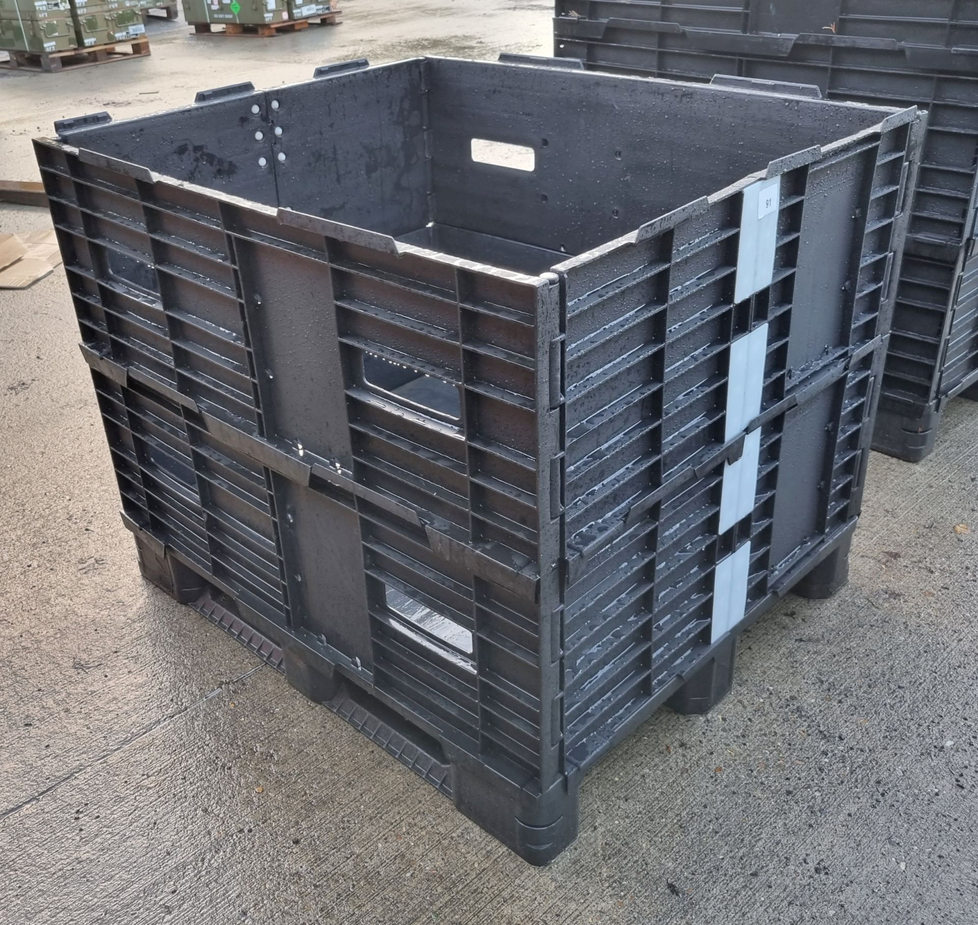 Plastic pallet with plastic collar - UK standard size: 120x100cm