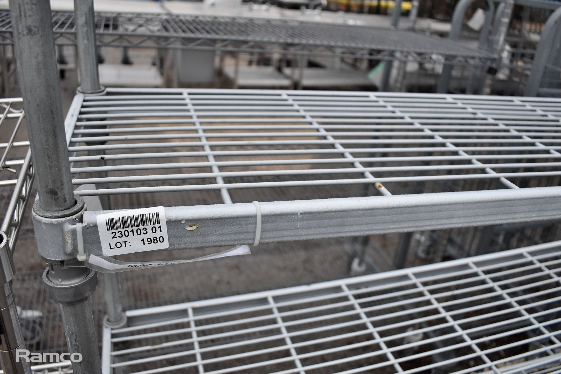 Stainless steel 3 tier wire racking - L153 x W38 x H152cm - Image 3 of 3