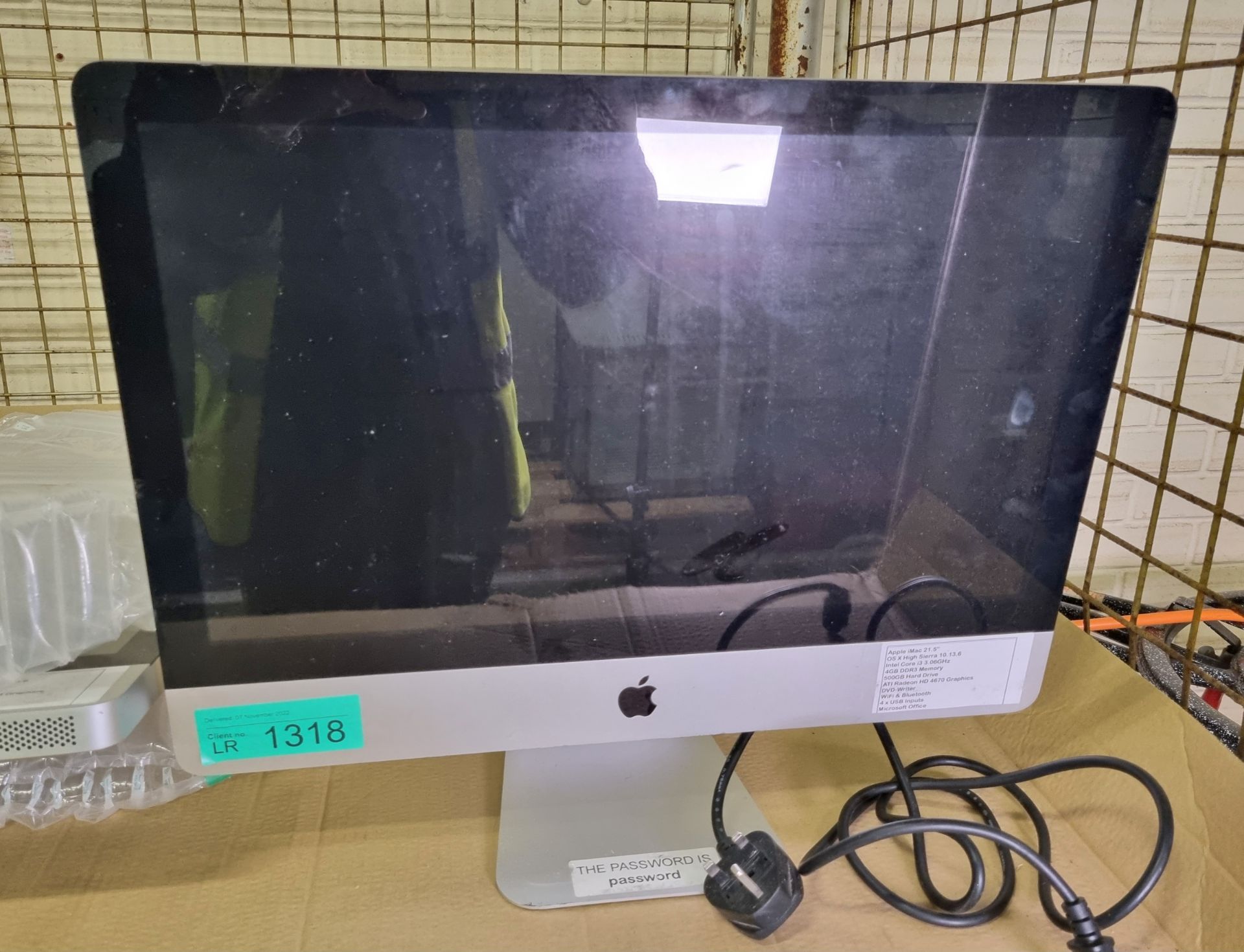 Apple iMac 21.5” OS X High Sierra Intel Core i3 4GB Memory 500GB HD Radeon, WiFi, Bluetooth - Image 2 of 3