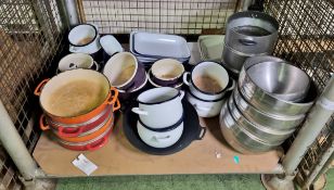 Cookware - various oven dishes