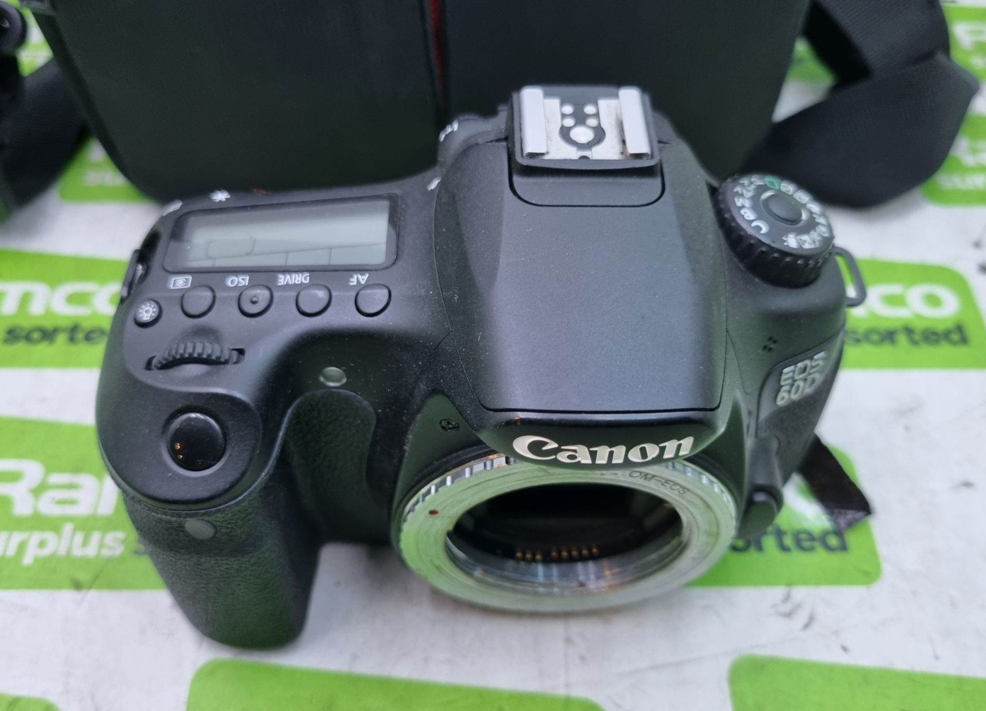 Canon EOS 60D camera with carry case - body only - Image 3 of 7