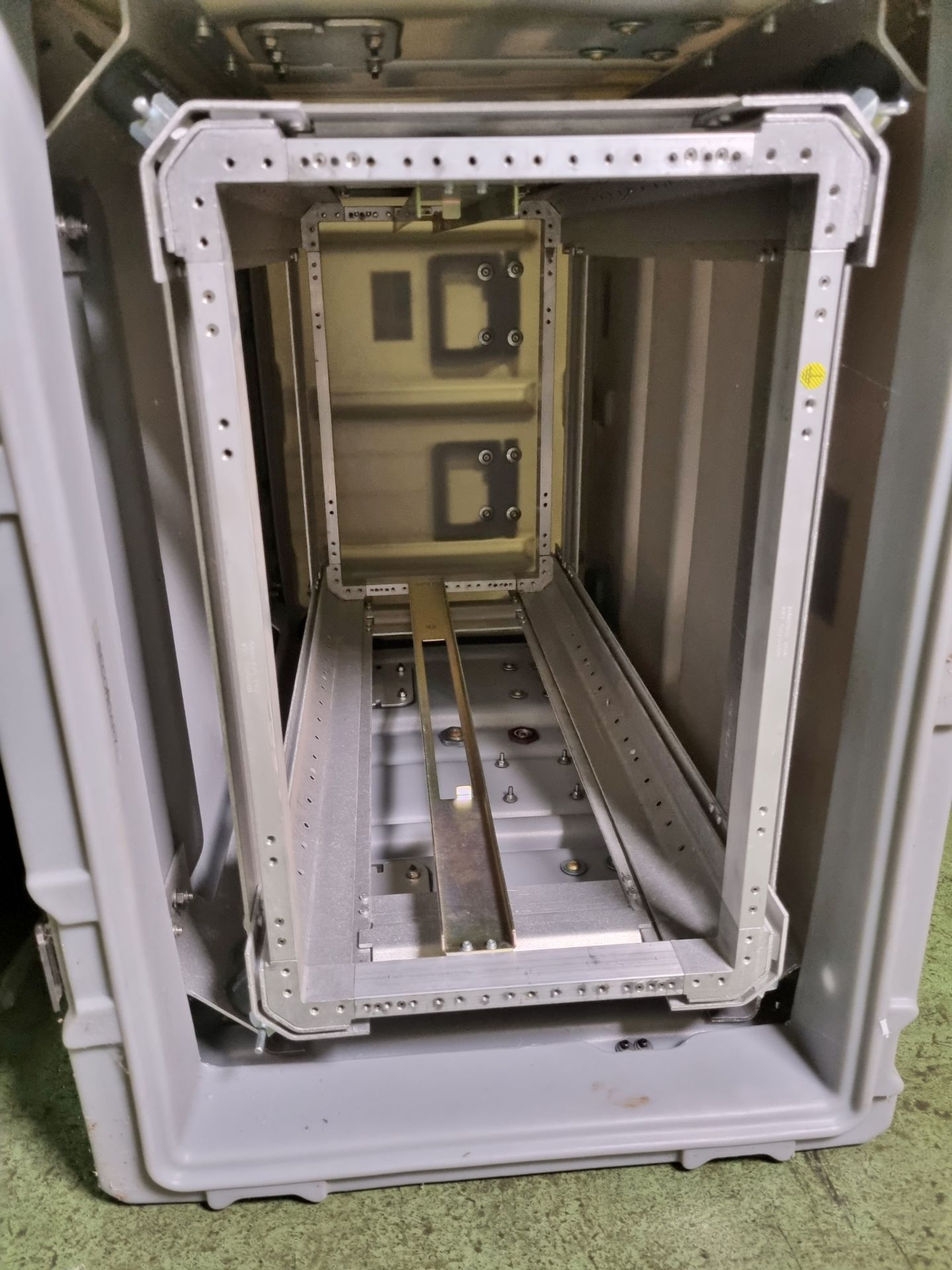 Hardigg Peli case (rack mounting inside) - 70x80x35cm - Image 4 of 4