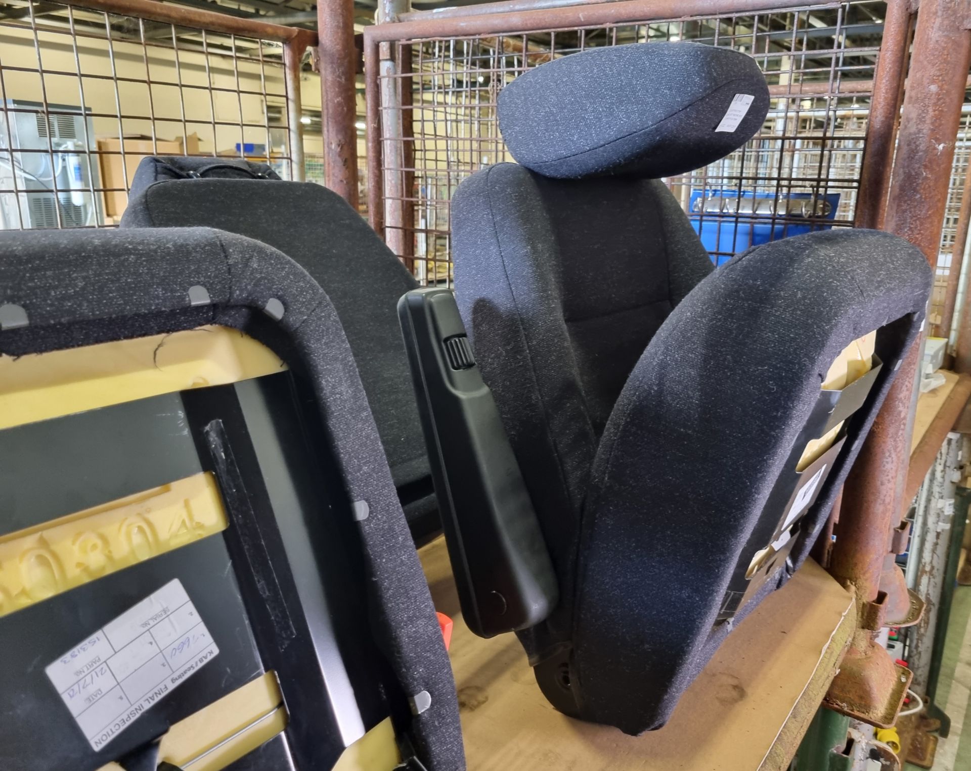 4x Ship command chairs - magnetic with headrest and arm rest - no bases - Image 2 of 2