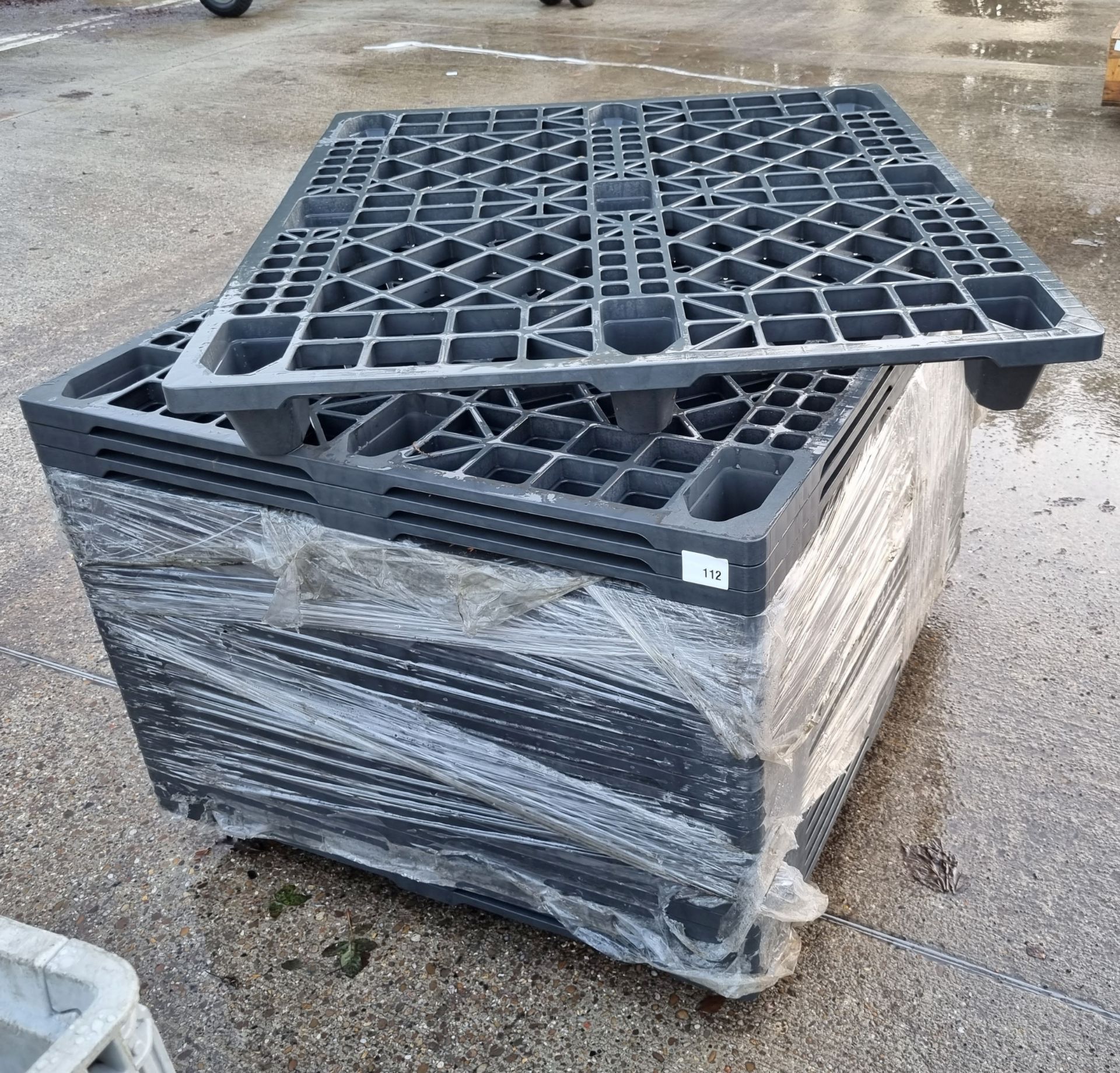 24x plastic pallets - UK standard size: 120x100cm - Image 2 of 4