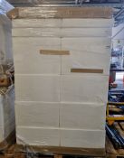 Pallet of polystyrene type containers with lids at 55x49x40cm each - x16