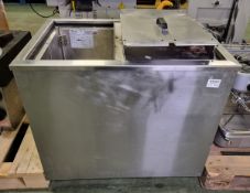 True TMW-36F-QT 102 ltr Commercial Chest Freezer - AS SPARES OR REPAIRS