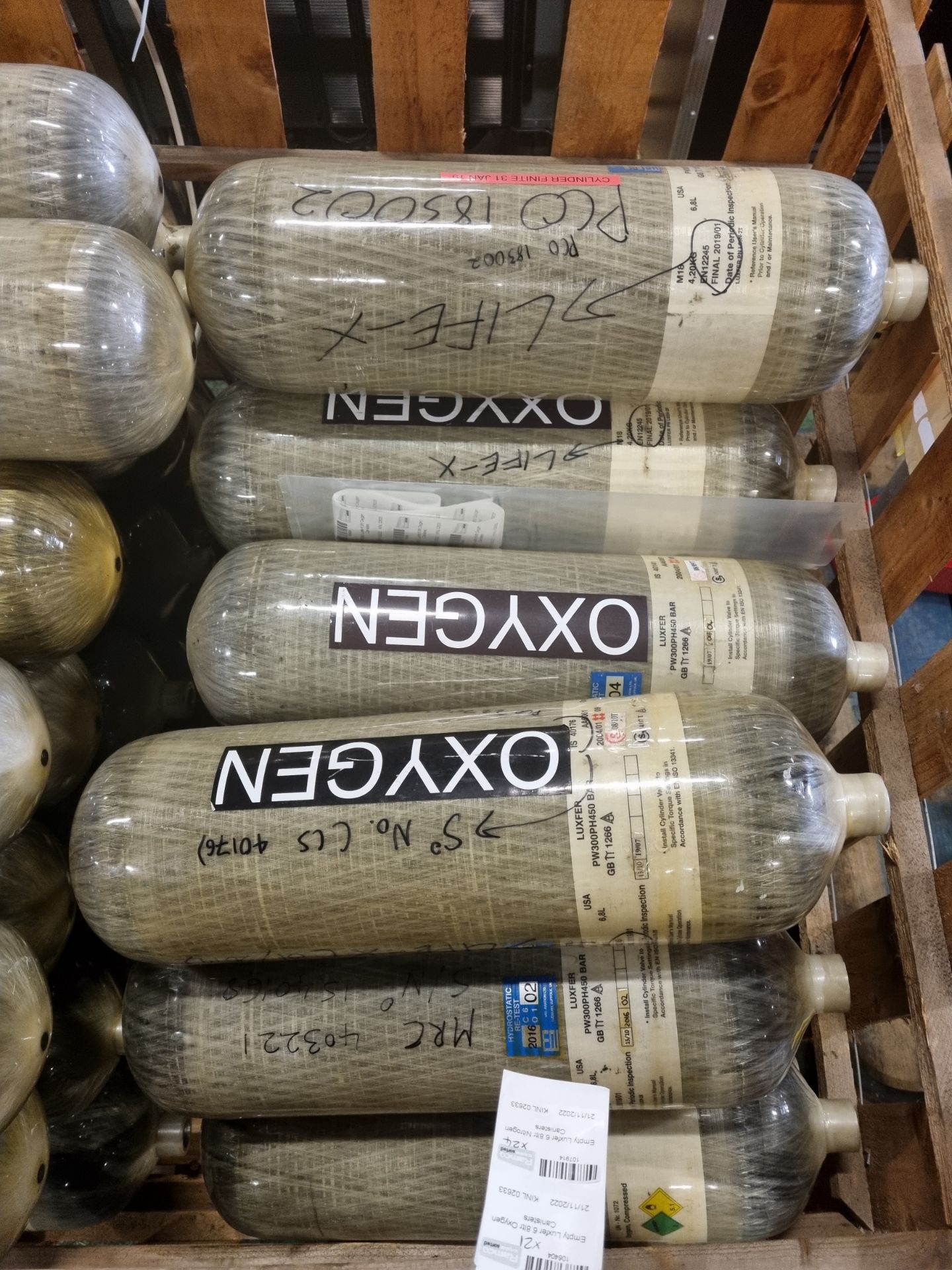 21x Luxfer 6.8ltr Oxygen Canisters - empty, 24x Luxfer 6.8ltr Nitrogen Canisters - empty - Image 2 of 5