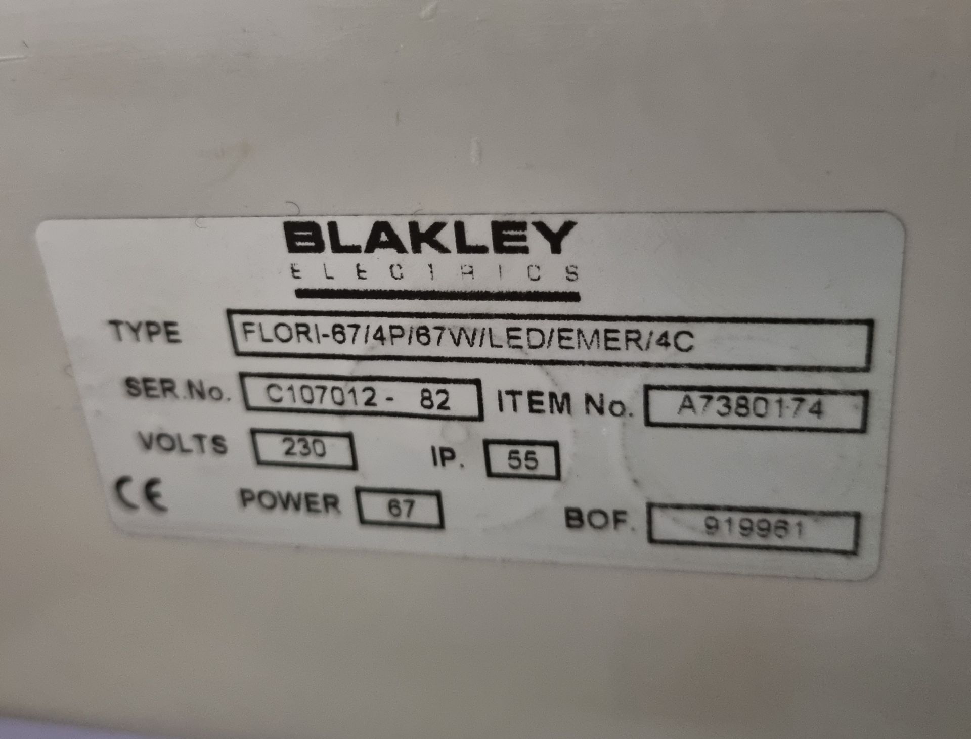 8x Blakley Light assemblies - 8x green cable FLORI-67/4P/67w/LED/EMER/4C - Image 3 of 3