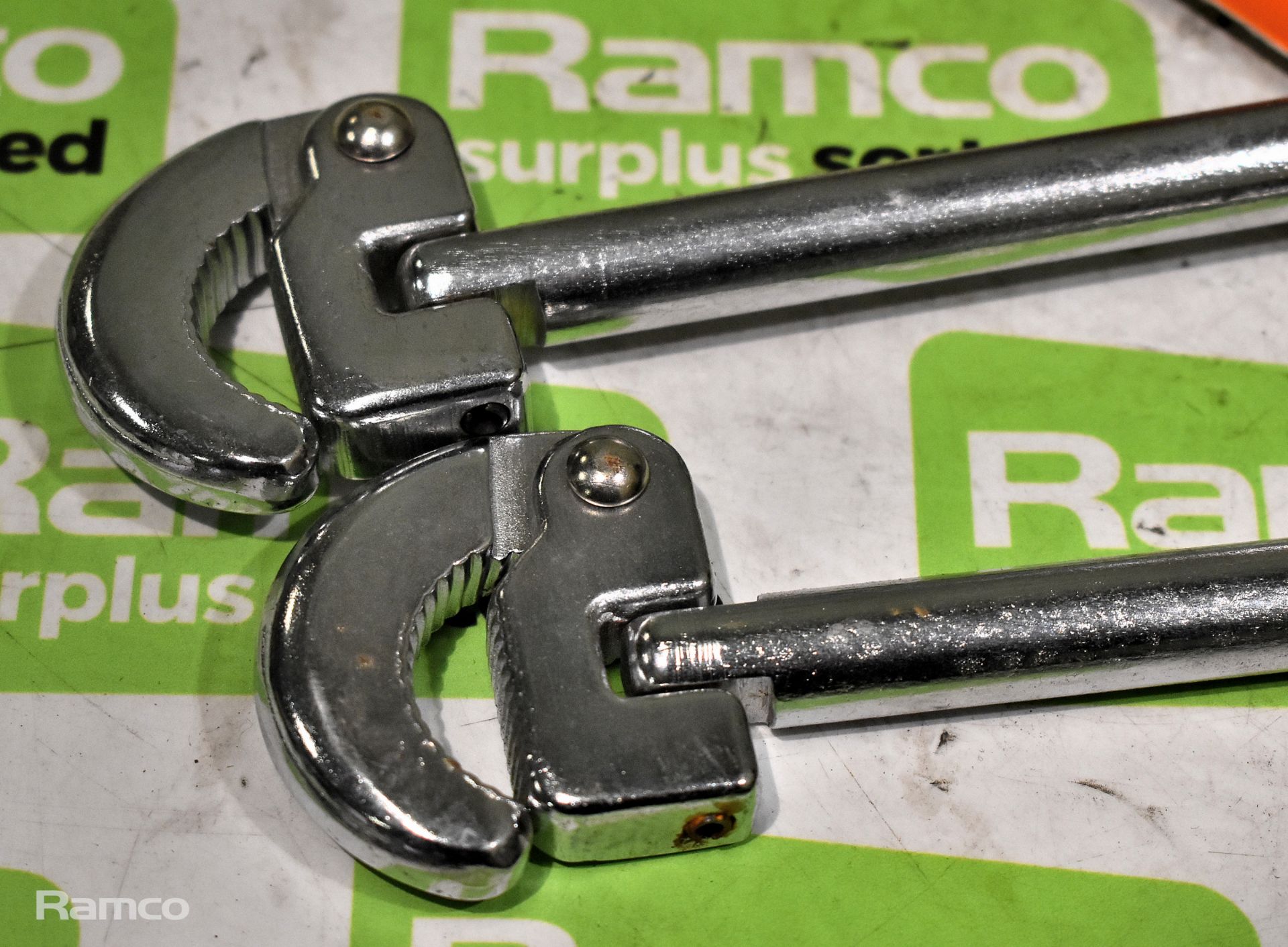 2x Ram 15 x 22mm basic wrenches, 6x Draper 7 inch pliers - Image 3 of 4