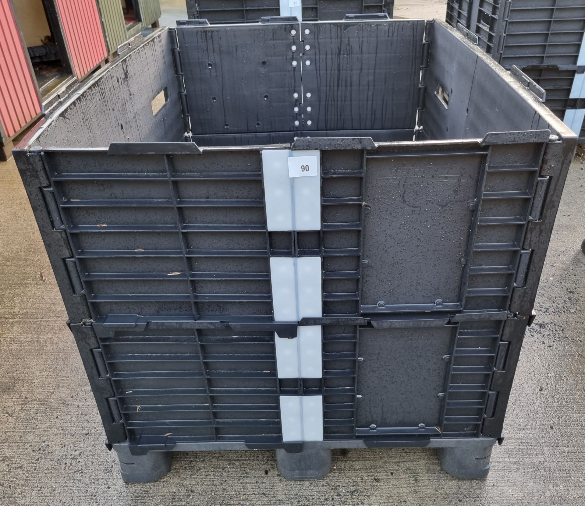 Plastic pallet with plastic collar - UK standard size: 120x100cm