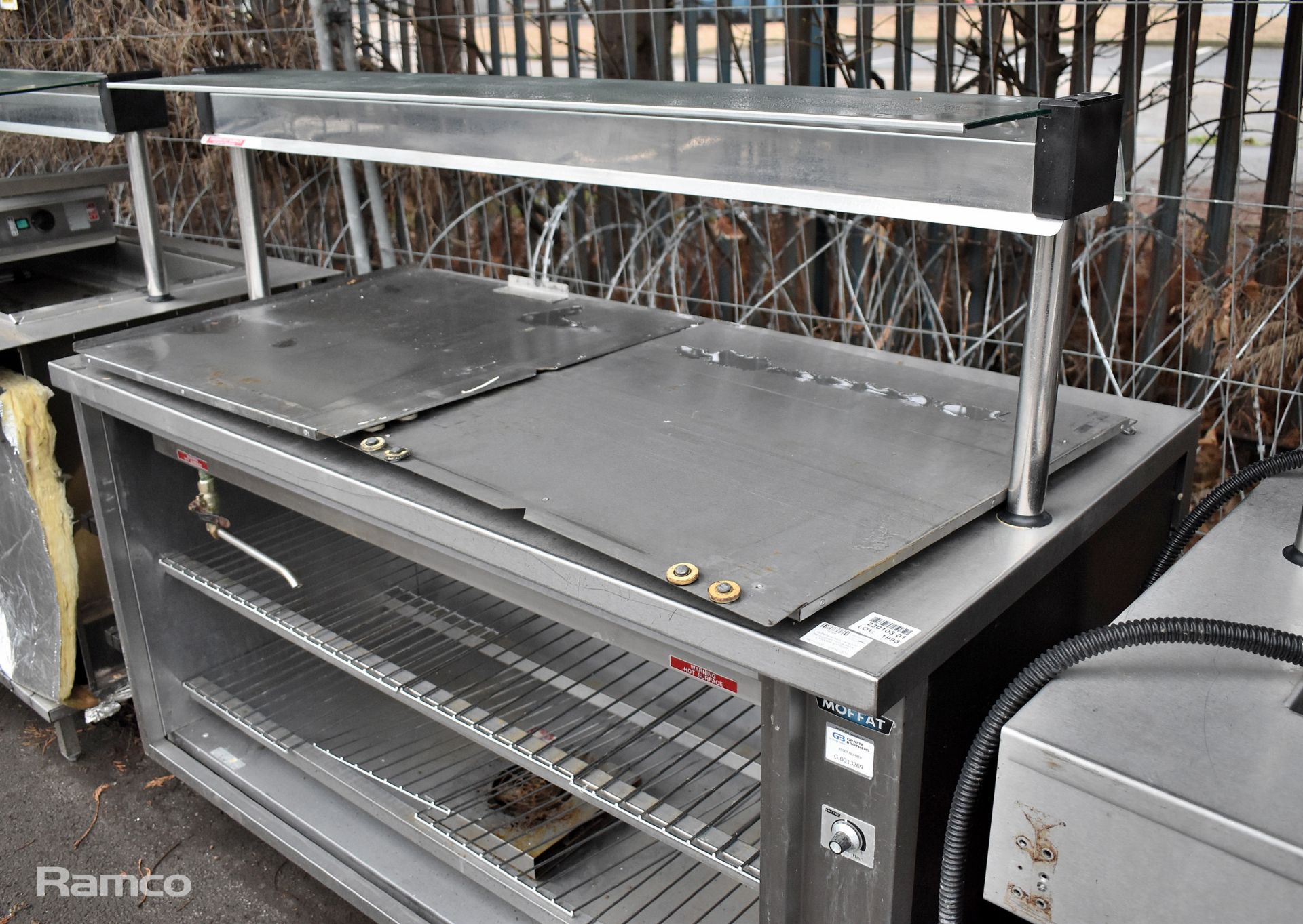 Moffat stainless steel bain marie with heated gantry - L155 x W80 x H132cm - Image 10 of 17