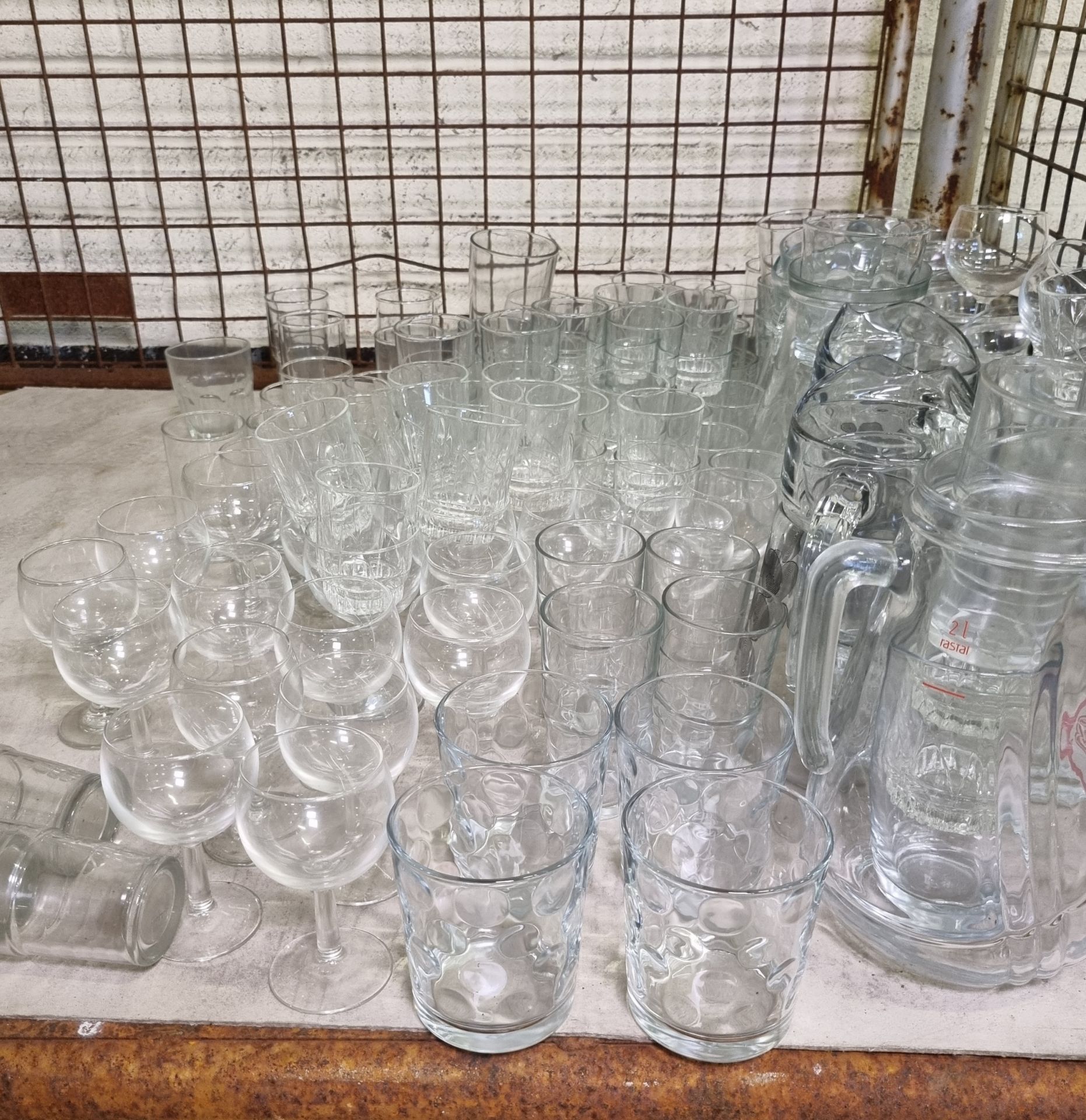 Glass juice jugs - multiple sizes and capacities, Drinking glasses of multiple types, shapes - Image 4 of 5