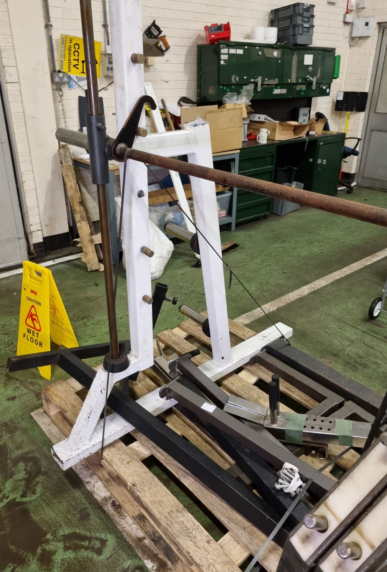 Power rack - unbranded (disassembled - sold as seen in pictures) & Smith machine - Image 6 of 10