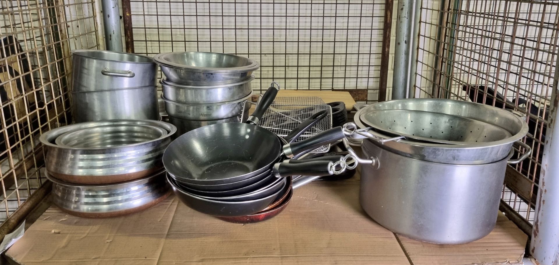 Cookware - Various pots and pans