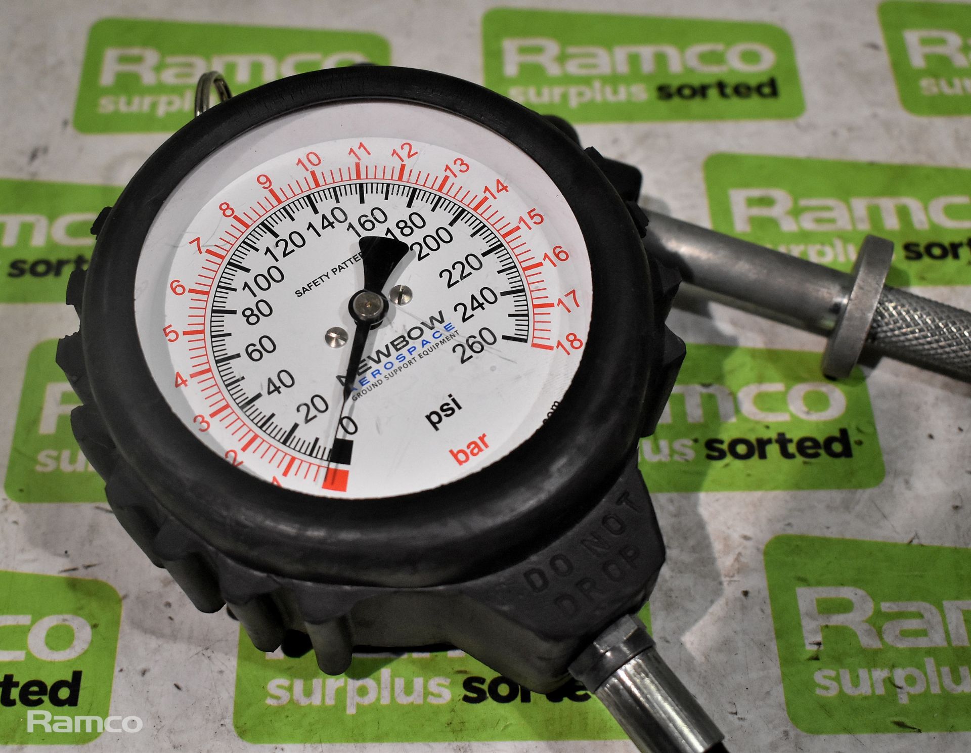 Newbow BA2604 tyre pressure gauge - Image 2 of 2