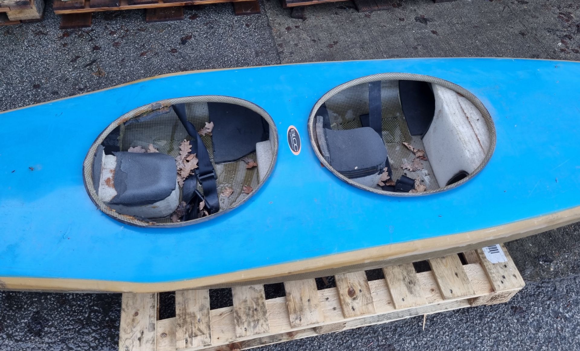 Double Dutch 2 person kayak - approx dimensions: 450x80x30cm - Image 3 of 3