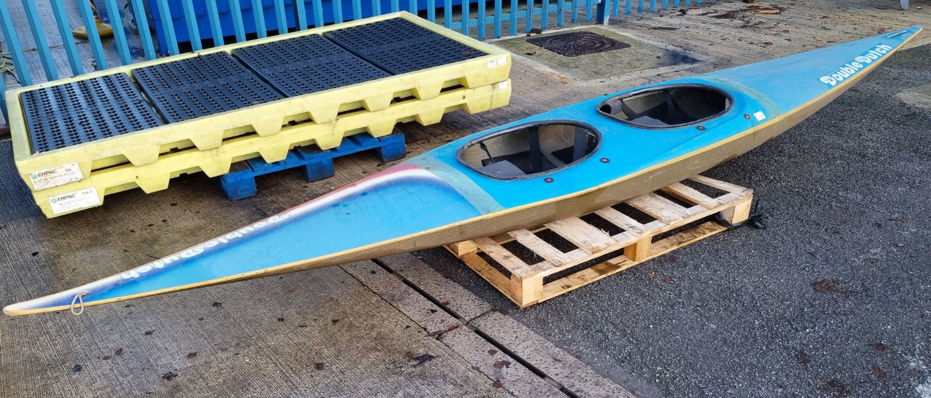 Double Dutch 2 person kayak - approx dimensions: 450x80x30cm - Image 3 of 4