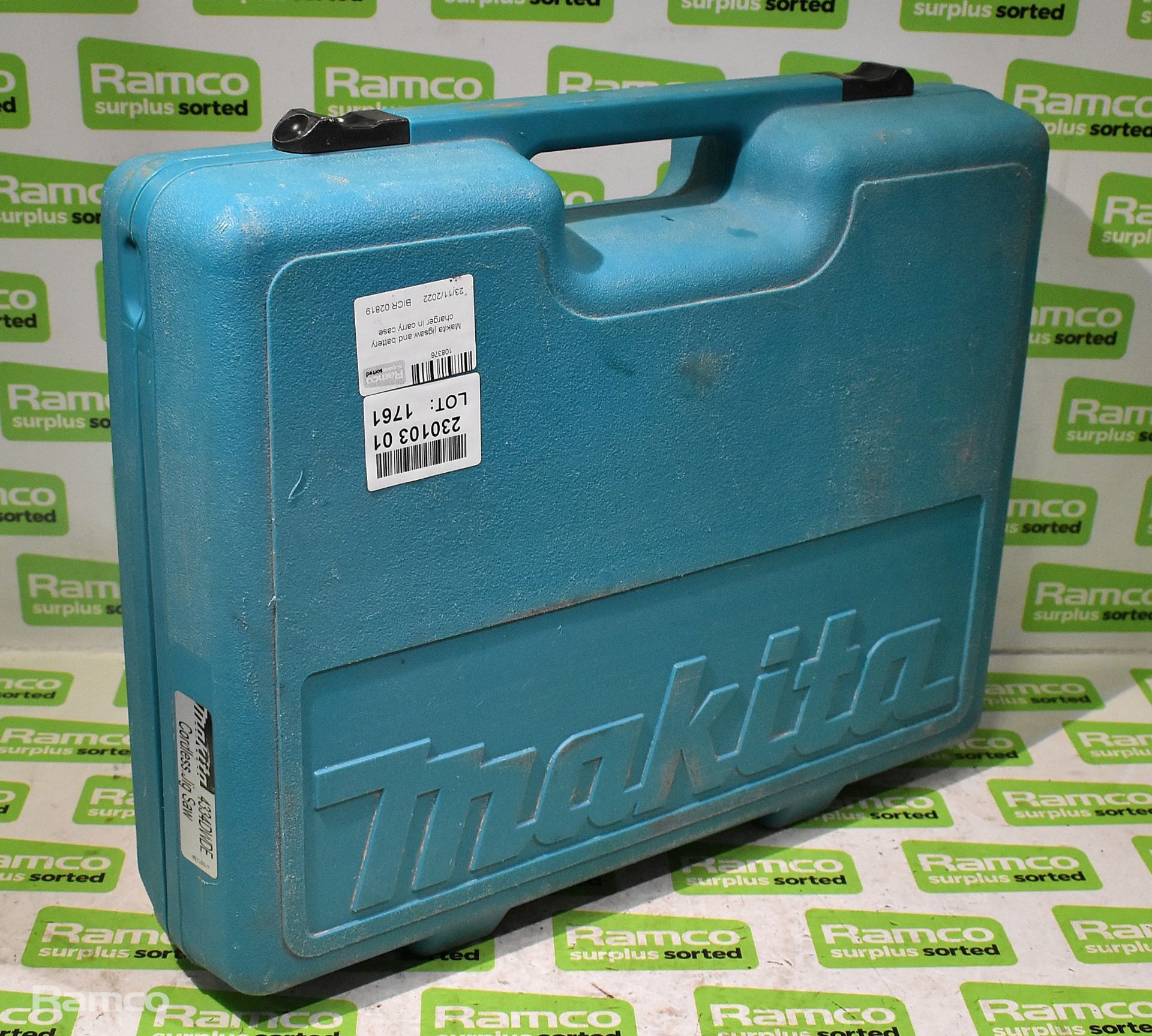 Makita jigsaw and battery charger in carry case - Image 5 of 5