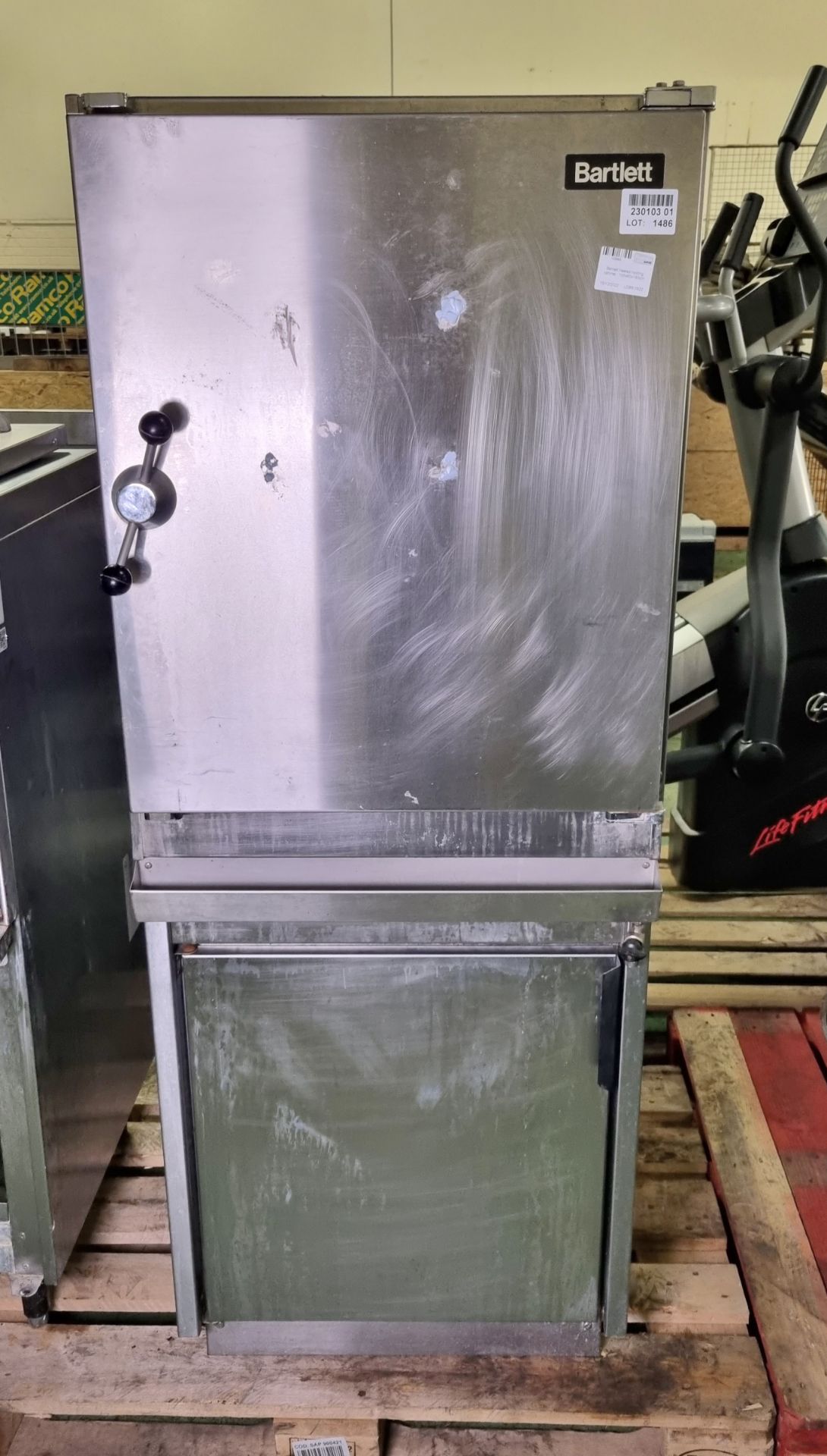 Bartlett heated holding cabinet - 105x60x163cm