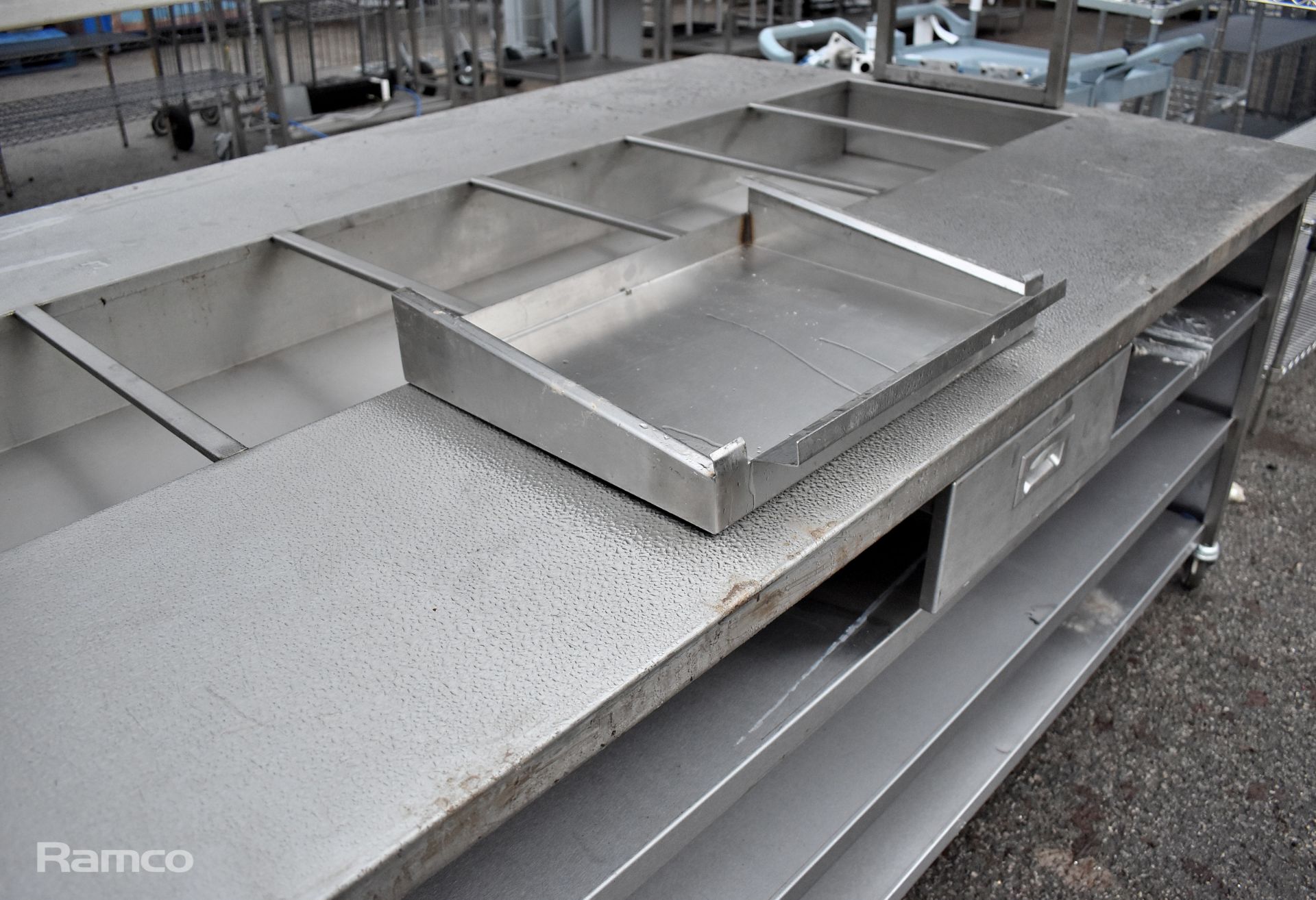 Stainless steel Prep station/Service station - L210 x W140 x H200 approximately - Image 4 of 7