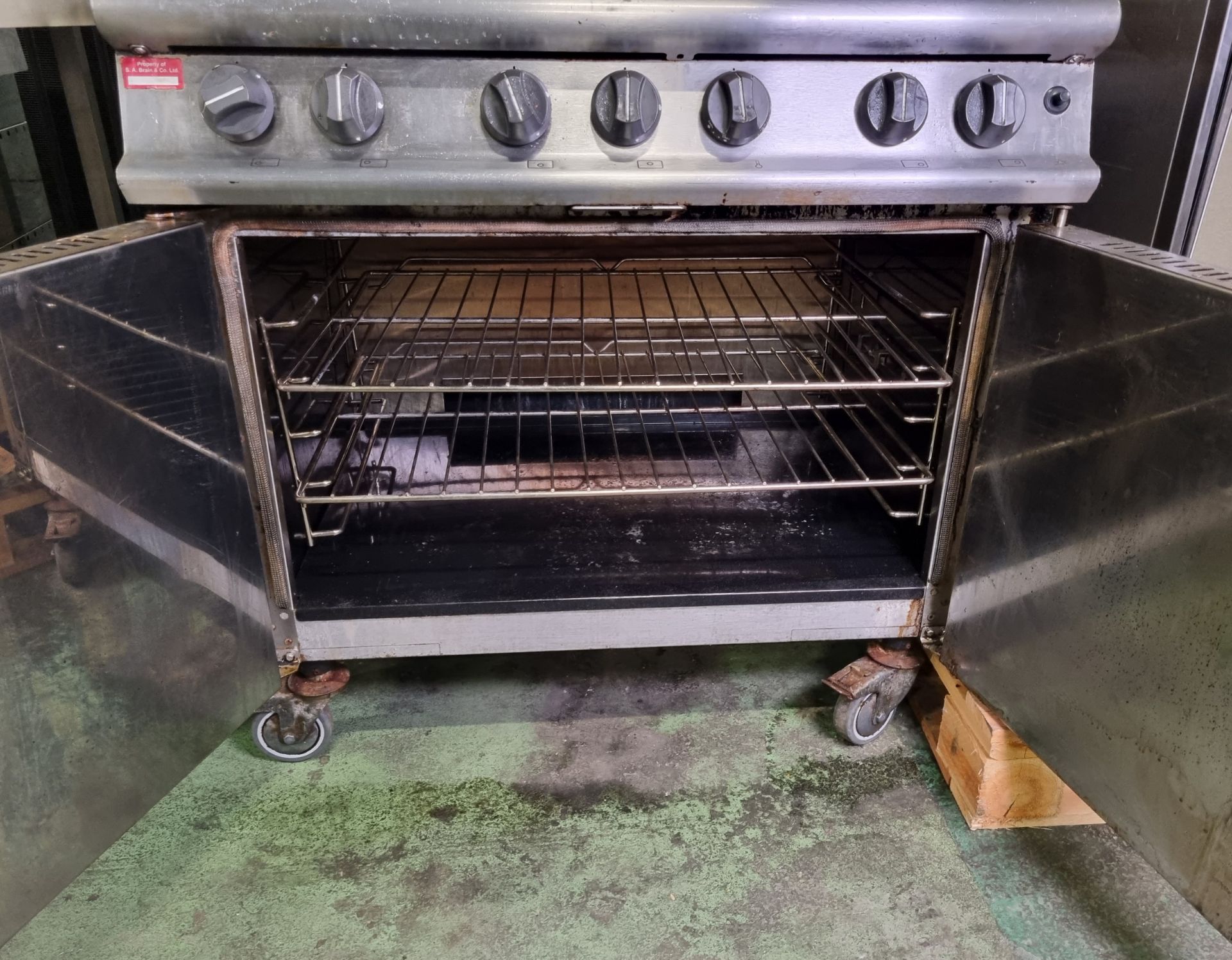 Falcon G3101/N Dominator Plus 6 Burner Natural Gas Oven Range - Image 4 of 5