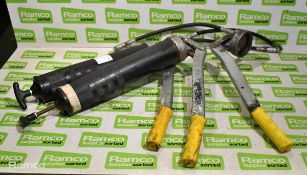 Grease gun, Grease gun with spare head