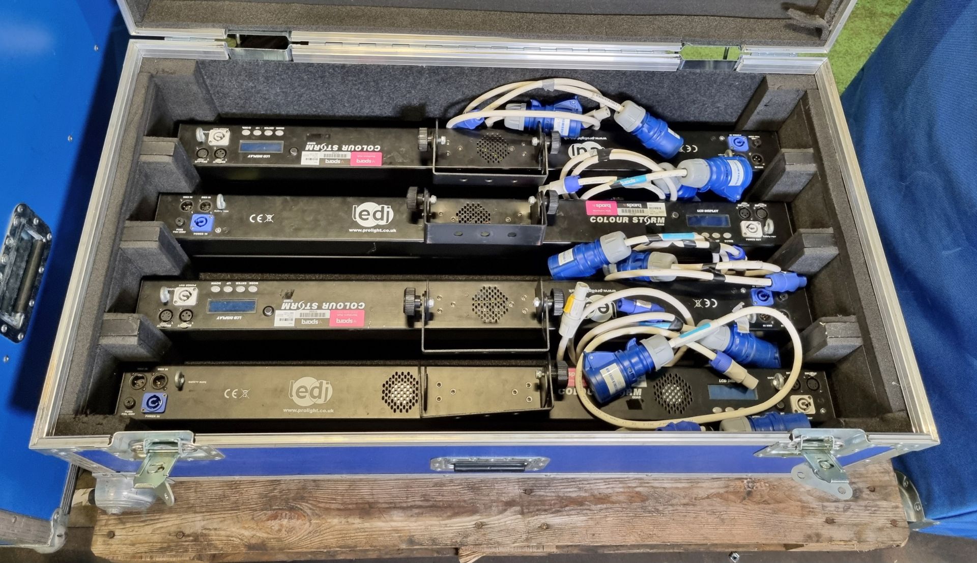 Prolight LEDJ Colour Storm quad batten lights (set of 4) with cable accessories in blue flight case - Image 5 of 7