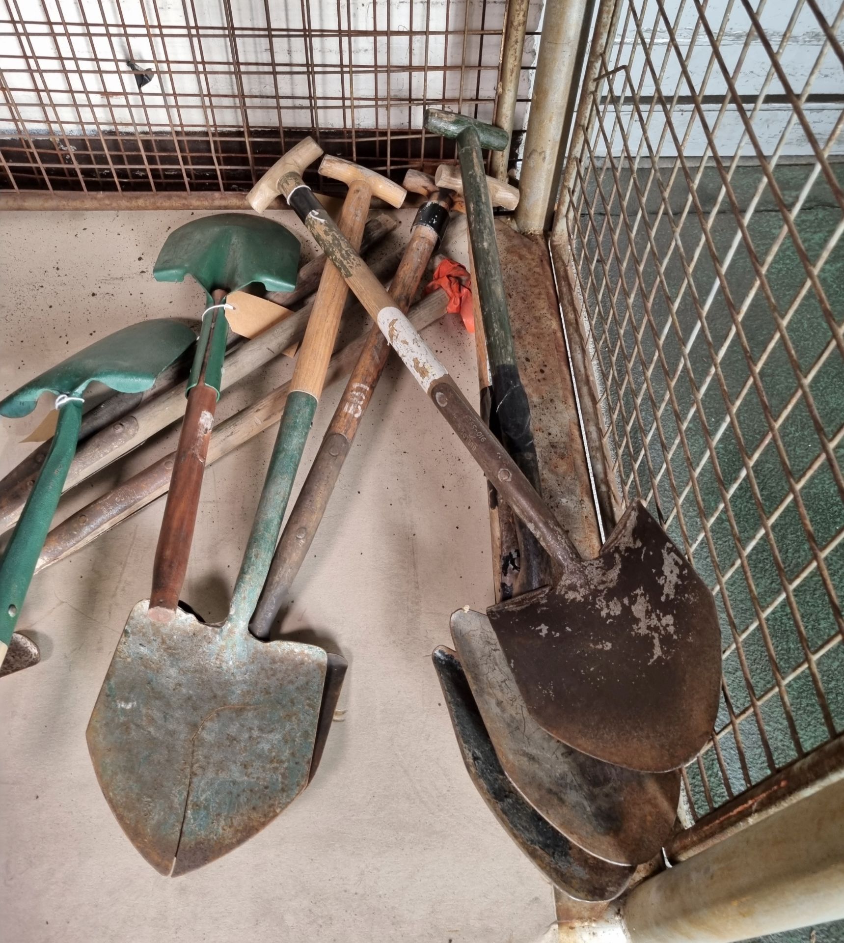 14x Trench shovels - dented and damaged - various sizes - Bild 2 aus 3