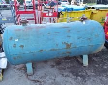 Compressed air storage tank with flanged inlet and outlet couplings - tank dimensions: 250 x 100