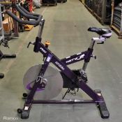 Instyle V900 AeroBike spin cycle with belt direct drive transmission
