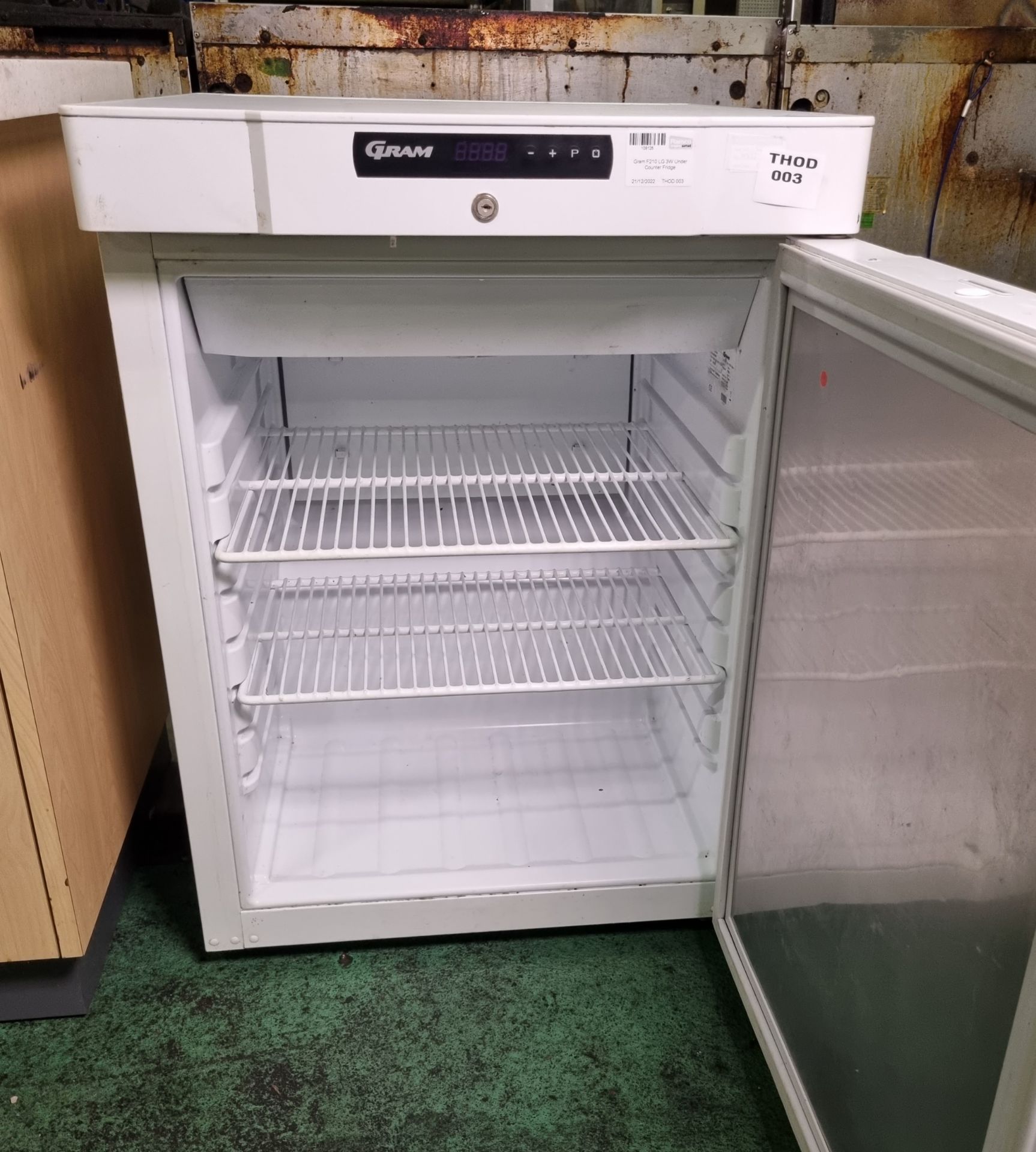 Gram F210 LG 3W Under Counter Fridge - Image 3 of 5