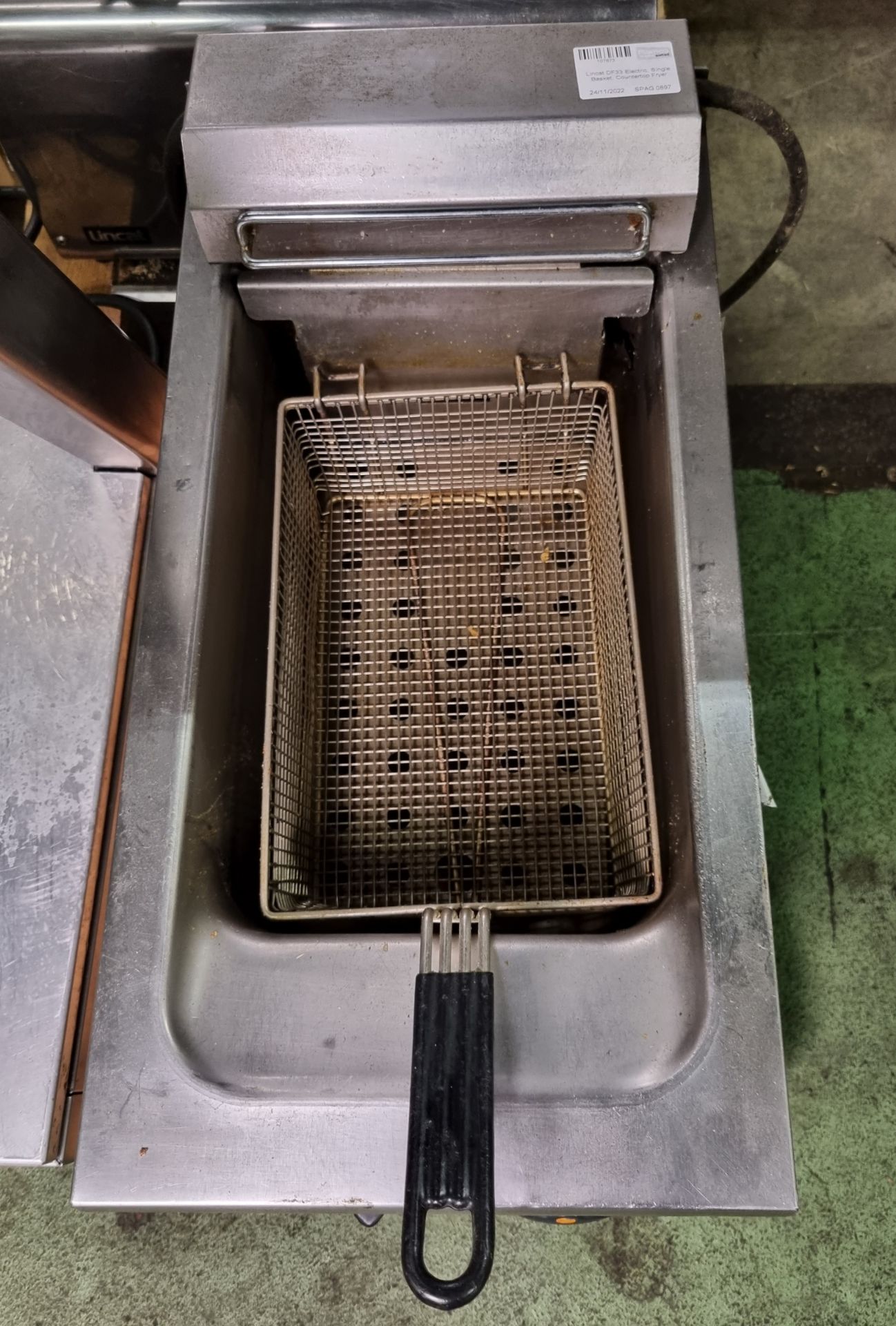 Lincat DF33 Electric single basket countertop fryer - Image 3 of 5