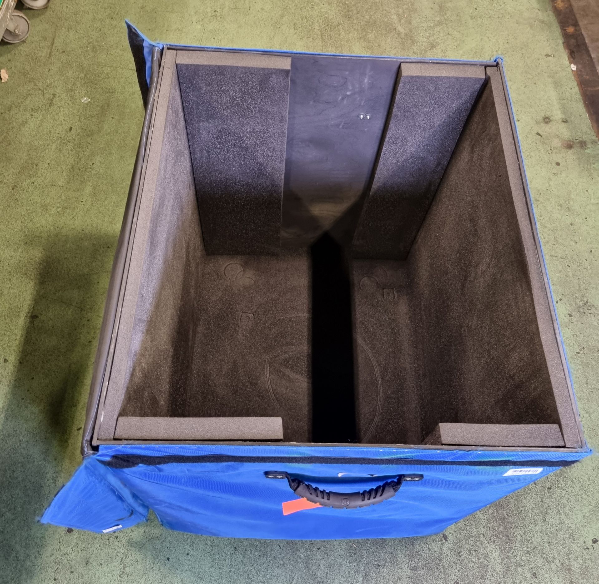 Blue padded wheelie case - 70x80x80cm - Image 3 of 3