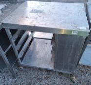 Mobile stainless steel work counter with tray rack - dimensions: 85x65x90cm