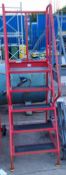 Red 5 tread mobile step ladder - dimensions: 90x60x200cm