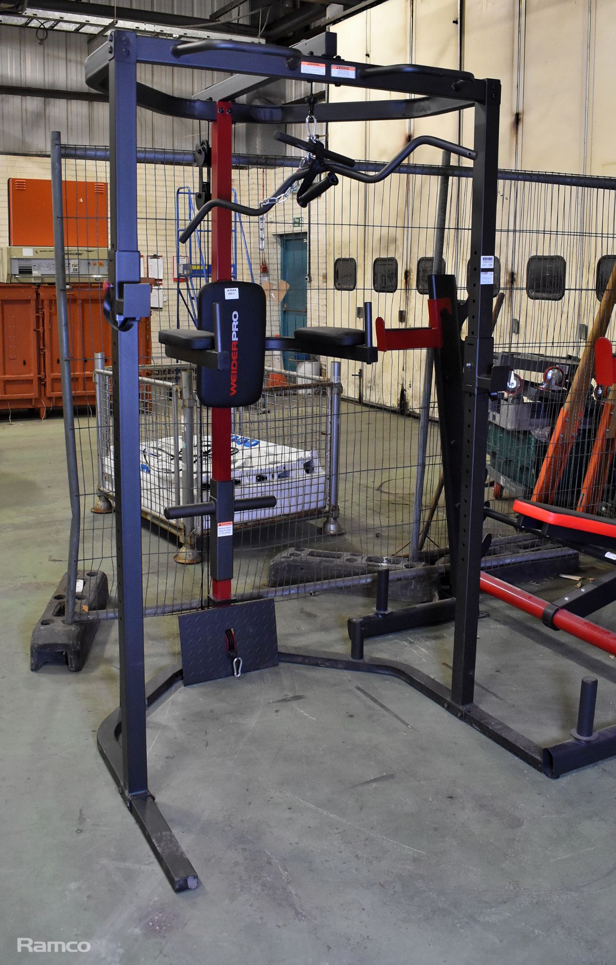 Weider Power cage - L128 x W150 x H219cm