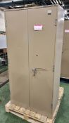 Lockable filing cupboard (key included) - 92x50x183cm