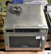 Buffalo GK641 1500W programmable commercial microwave