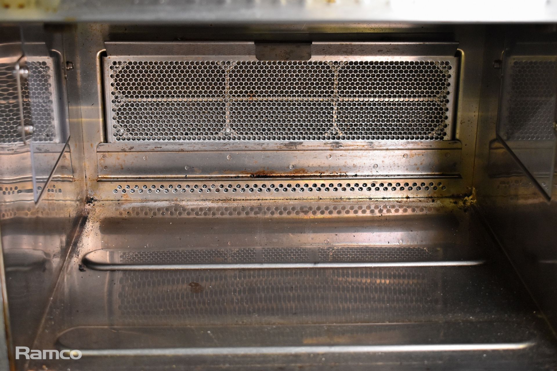 Merrychef Eikon e4 Combination oven, 220/240V 50Hz - L58 x W80 x H60cm - Image 3 of 5
