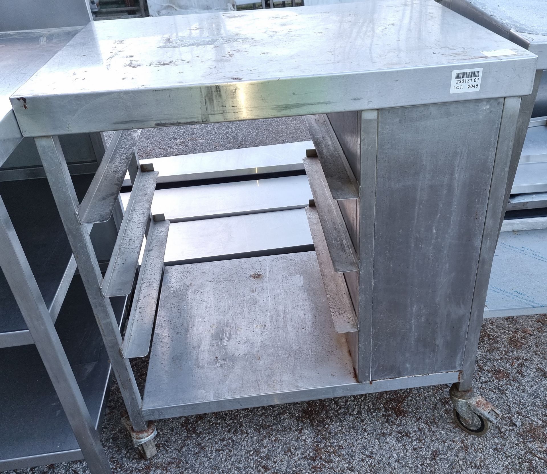 Mobile stainless steel work counter with tray rack - dimensions: 85x65x90cm - Image 2 of 2