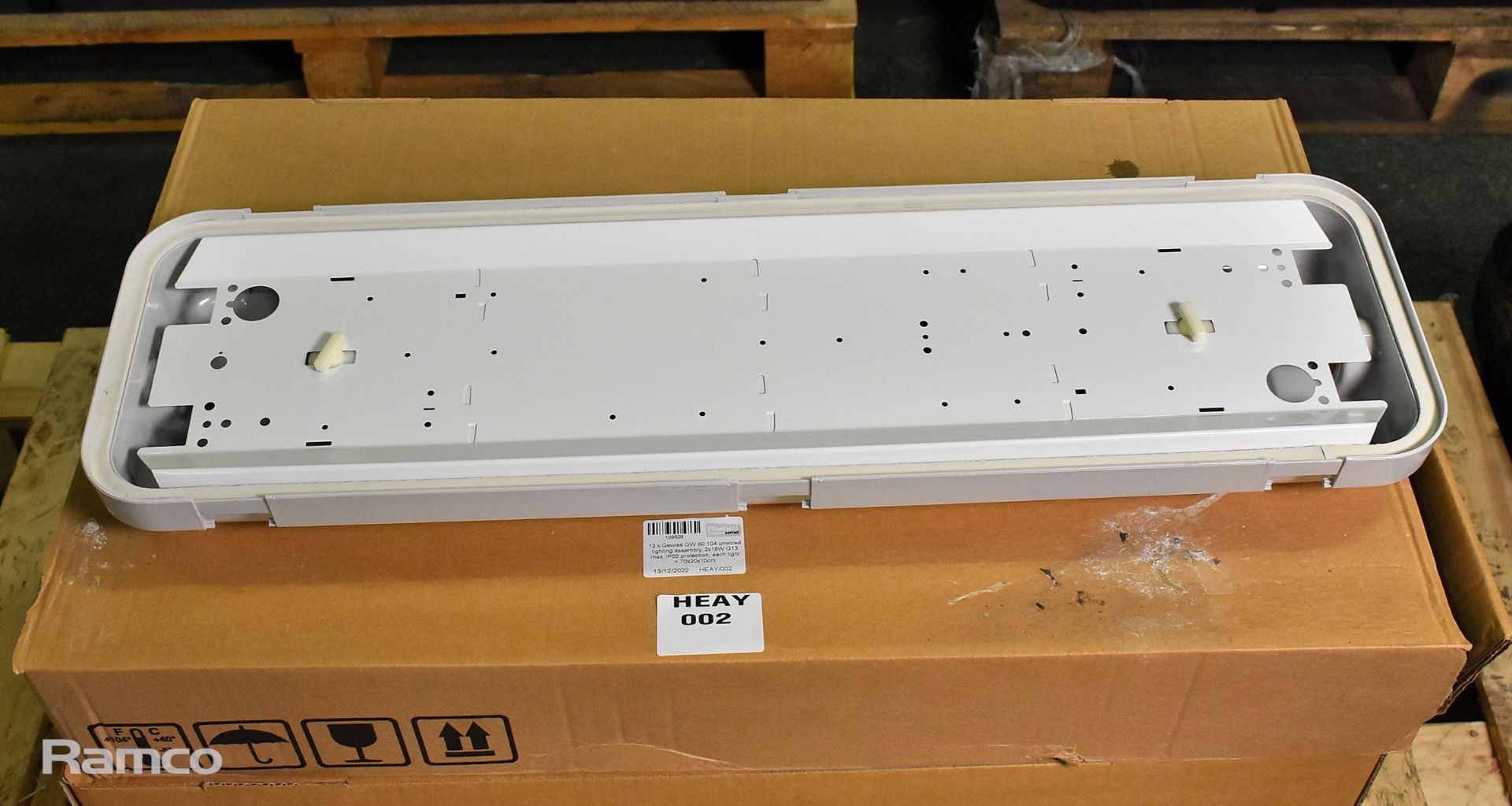 12x Gewiss GW 80 104 unwired lighting assembly, 2x18W G13 max, IP55 protection - Image 3 of 3