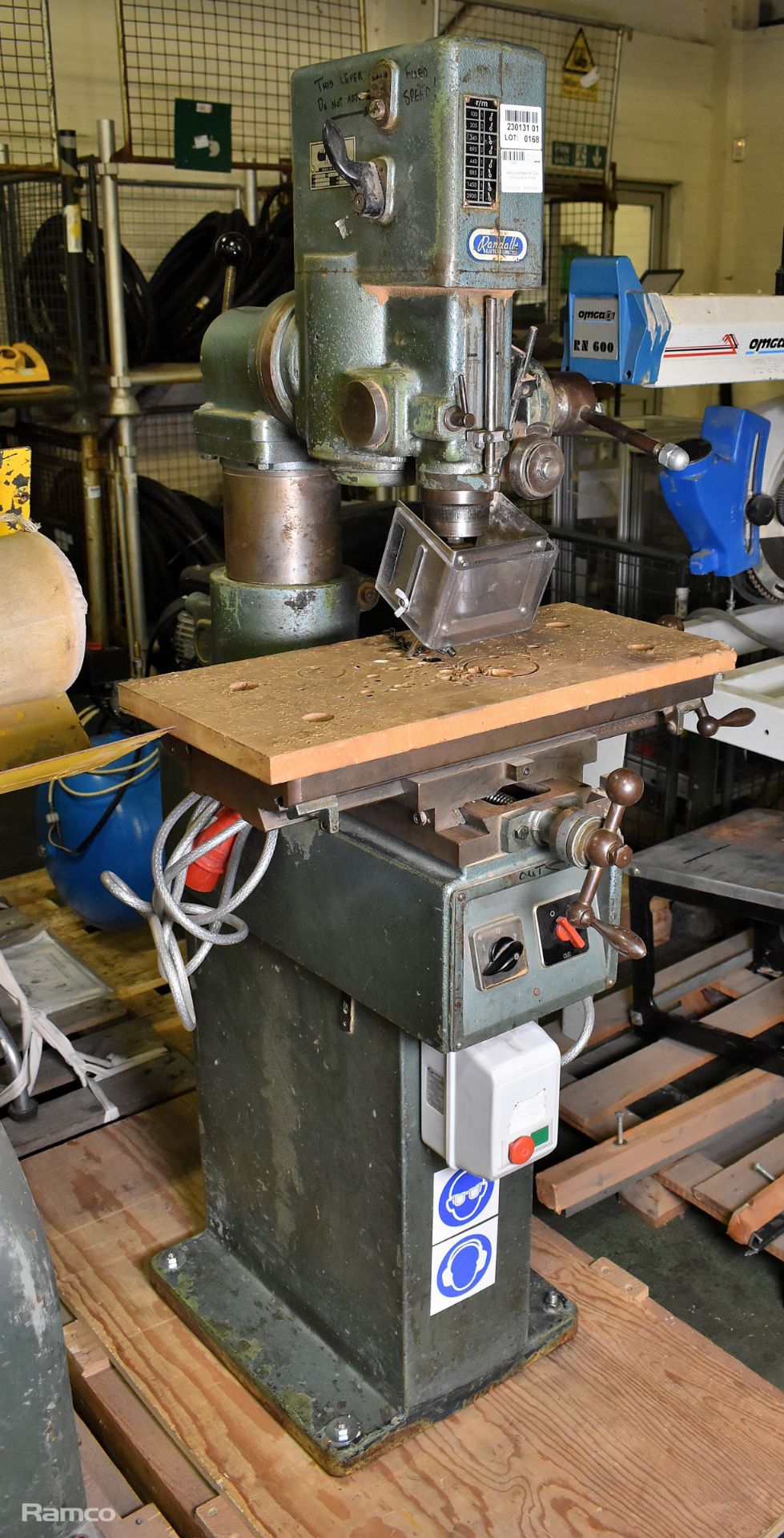 AB Arboga Maskiner Type U2508 pillar drill/miller - 3 phase - 400v - 1.7amp - Image 4 of 5