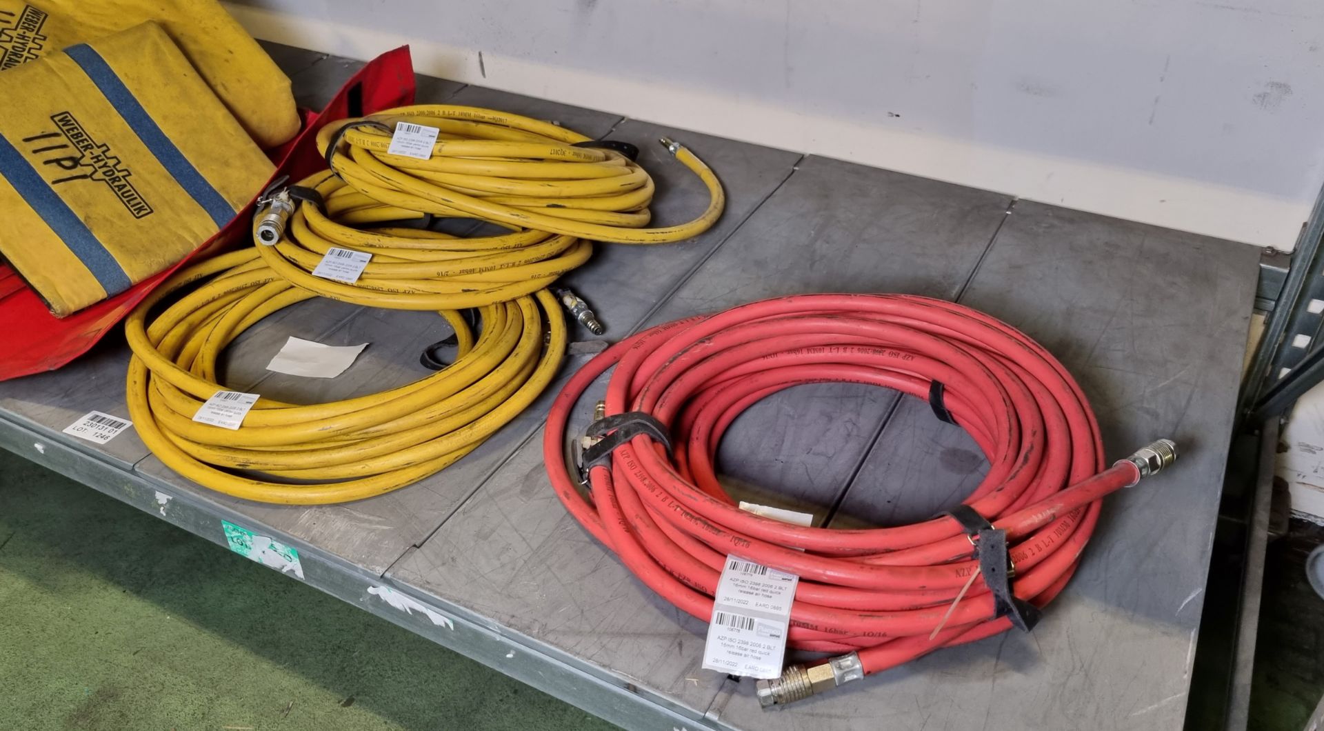 2x AZP ISO 2398 2006 2 BLT 16mm 16bar red quick release air hoses, 3x AZP ISO 2398 2006 2 BLT 16mm - Image 2 of 6