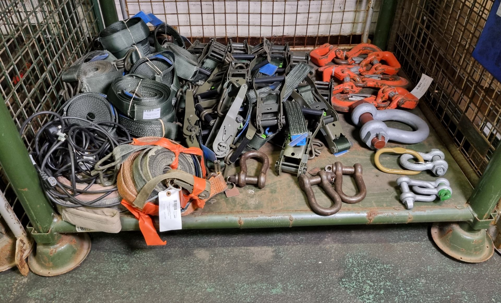 Lifting equipment inc,Hook's, large/small couplings - 7 units total, Green ratchet straps - Bild 2 aus 5