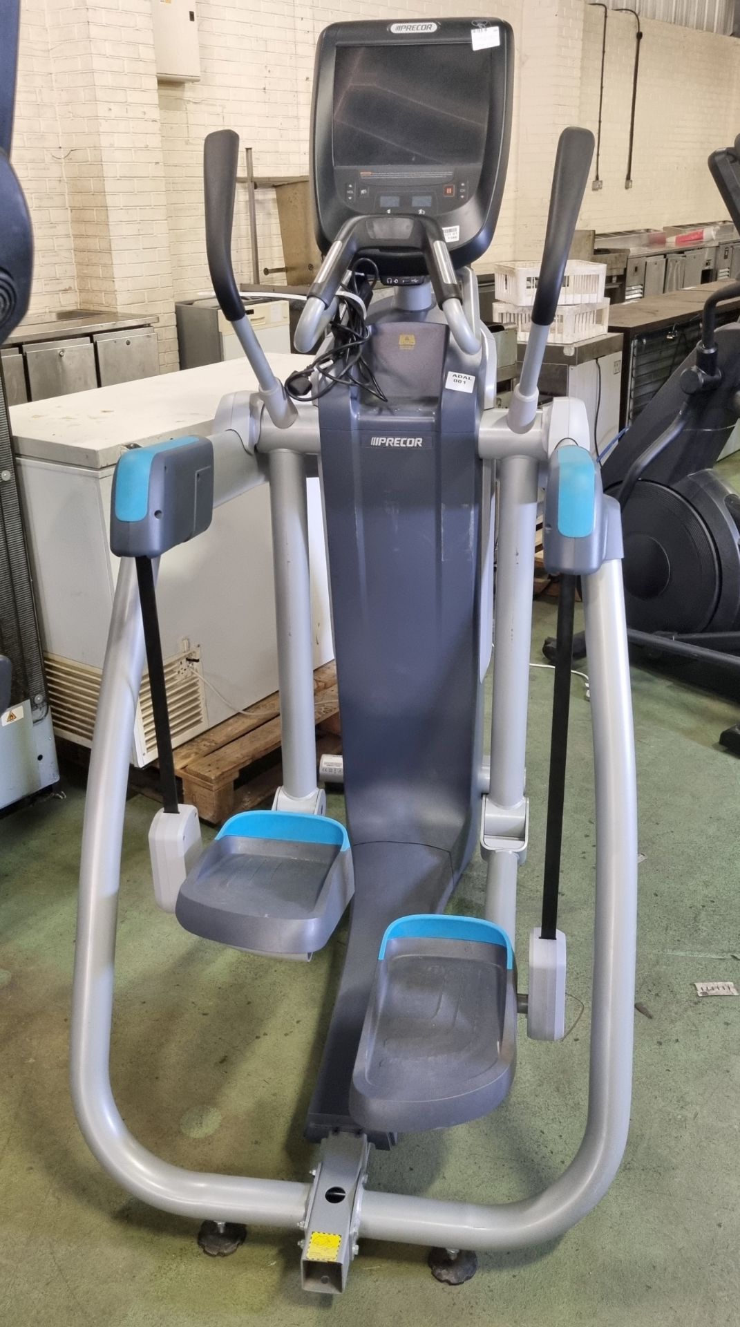 Precor 885 AMT Cross trainer - L150 x W80 x H186cm - Image 6 of 6