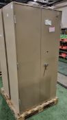 Lockable filing cupboard (key included) - 92x50x183cm