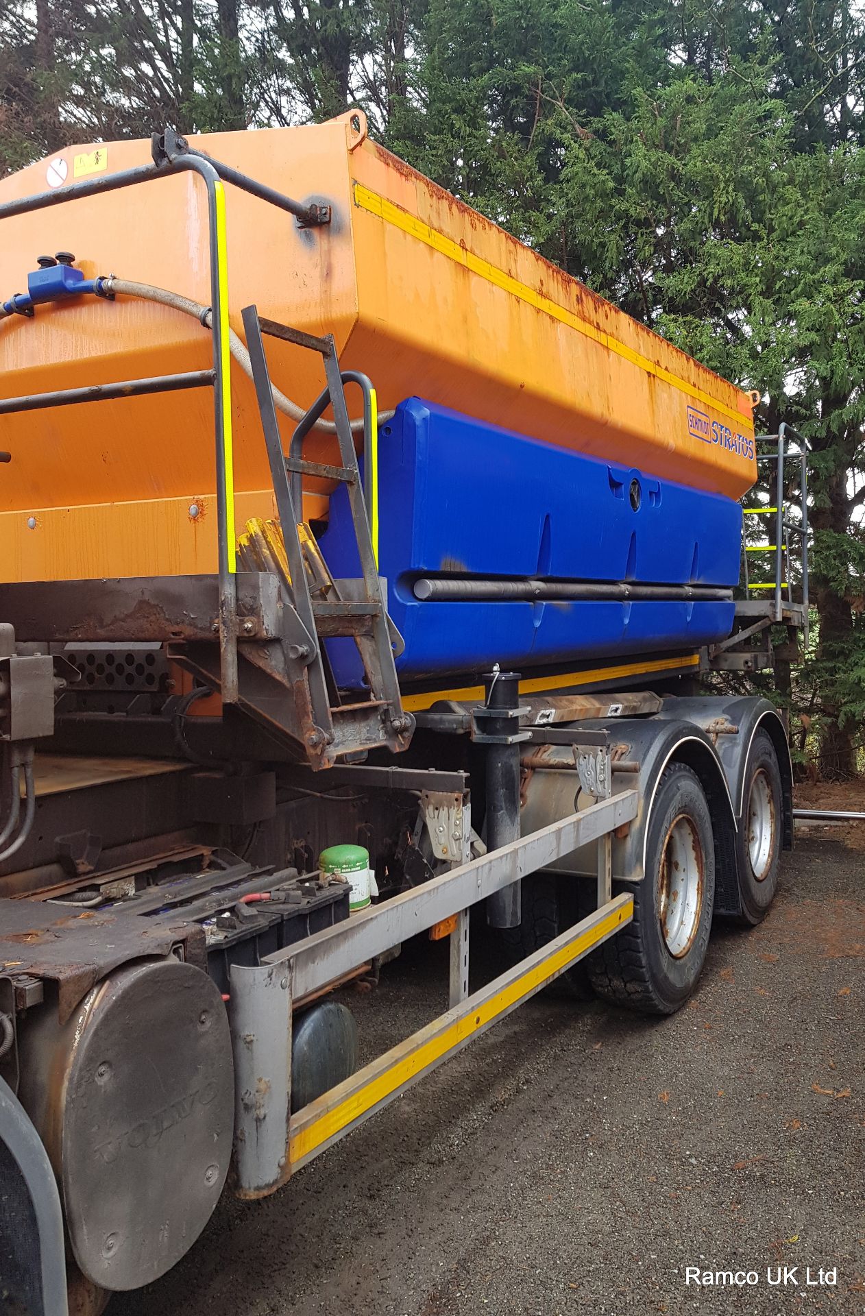 FJ10 LNA2010 (reg FJ10 LNA) Volvo FE 340 with Schmidt Stratos pre-wet gritter mount. - Image 3 of 17