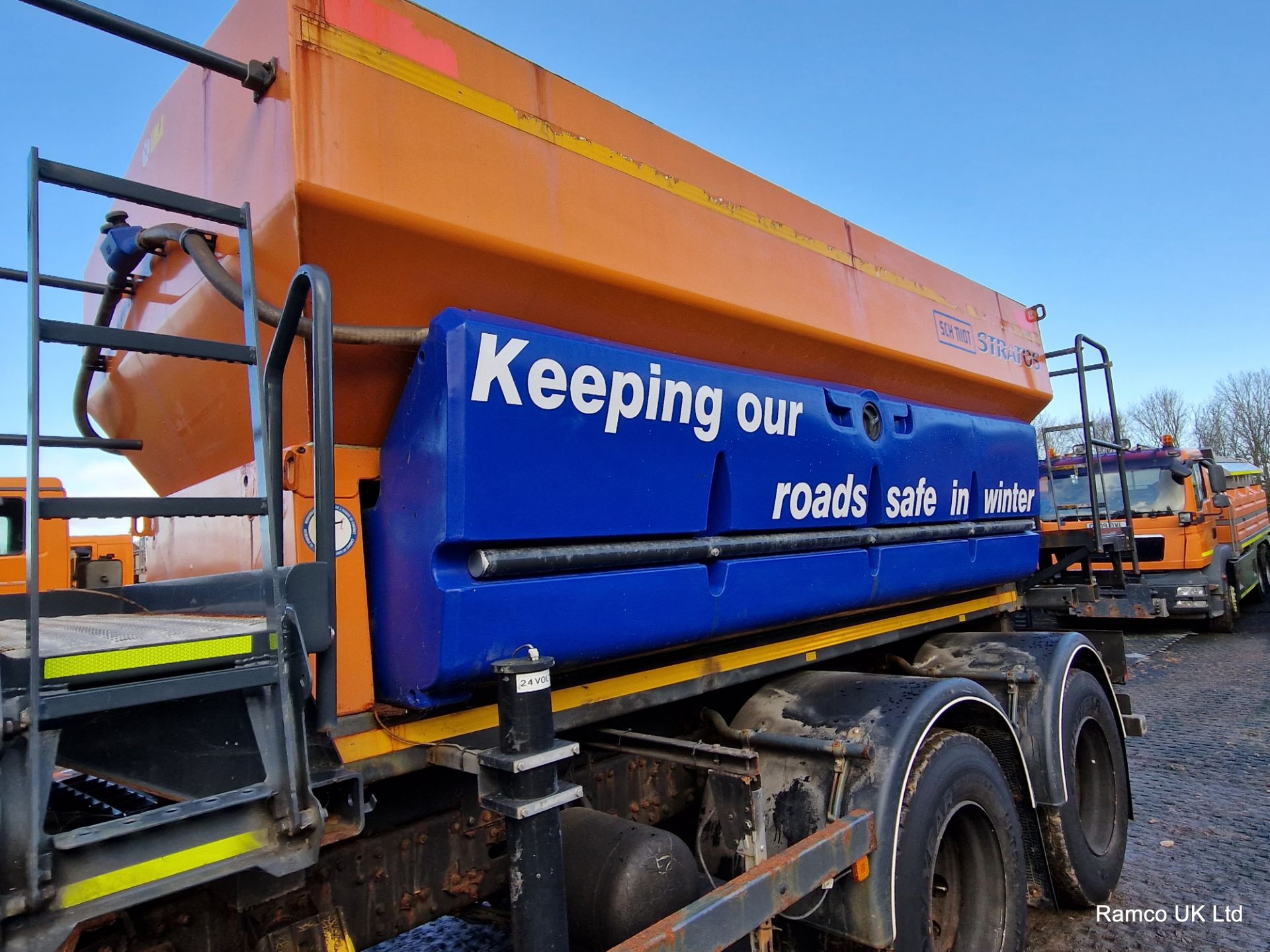 2009 (reg WP09 ULT) MAN TGM 26.330 6x4 with Schmidt Stratos 9m3 pre-wet gritter mount. - Image 4 of 14