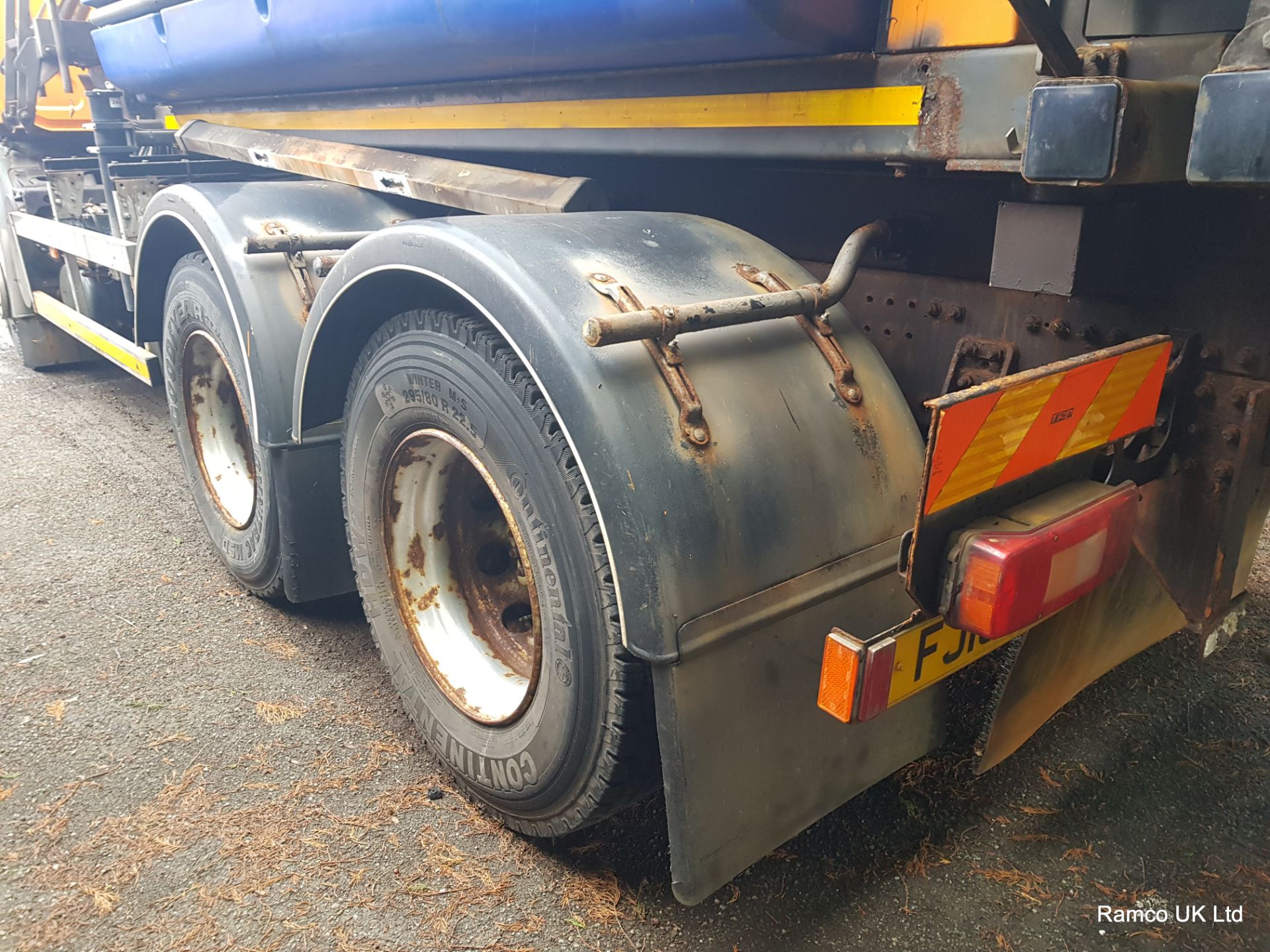 FJ10 LNA2010 (reg FJ10 LNA) Volvo FE 340 with Schmidt Stratos pre-wet gritter mount. - Image 4 of 17